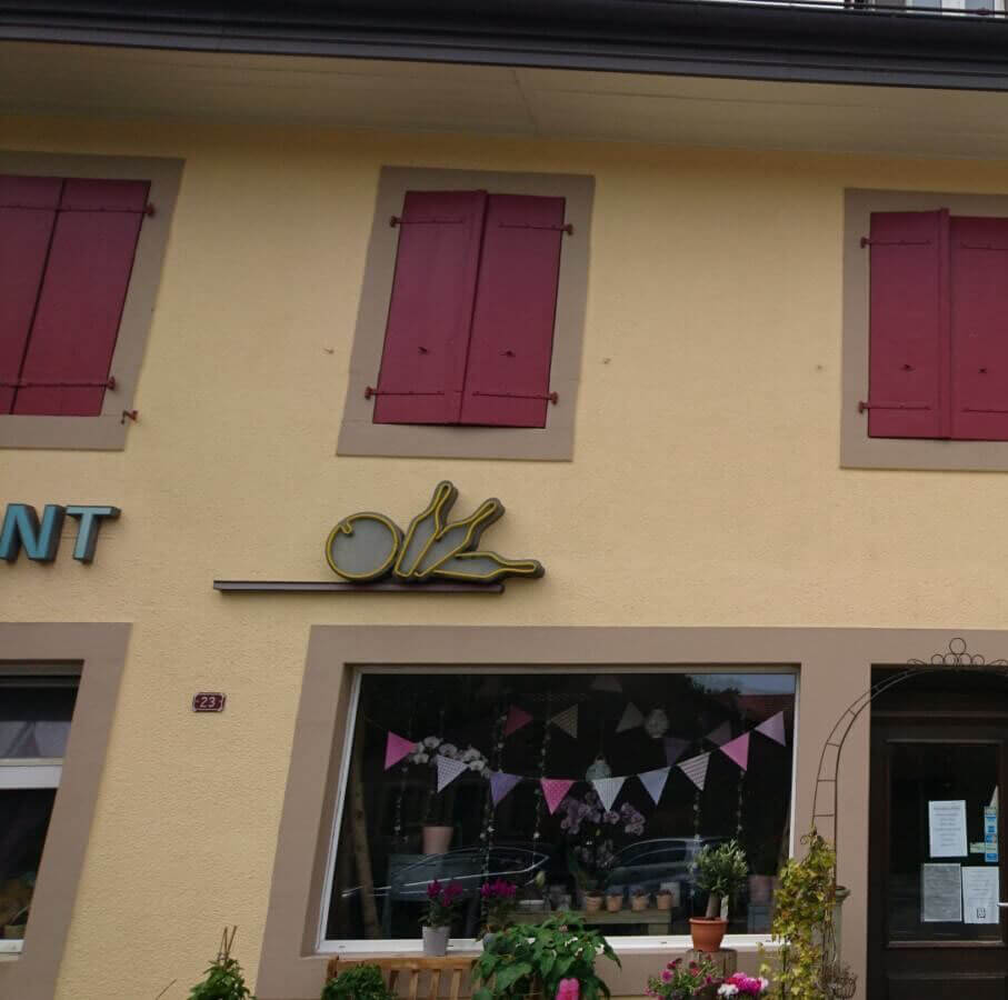mur recouvert sans les toiles d'araignée
